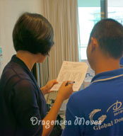 广州国际搬家公司和您一起清点需出运物品，规划材料及物品摆放区域